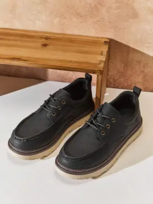 Men’s Black Classic Moc-Toe Lace-Up Casual Shoes